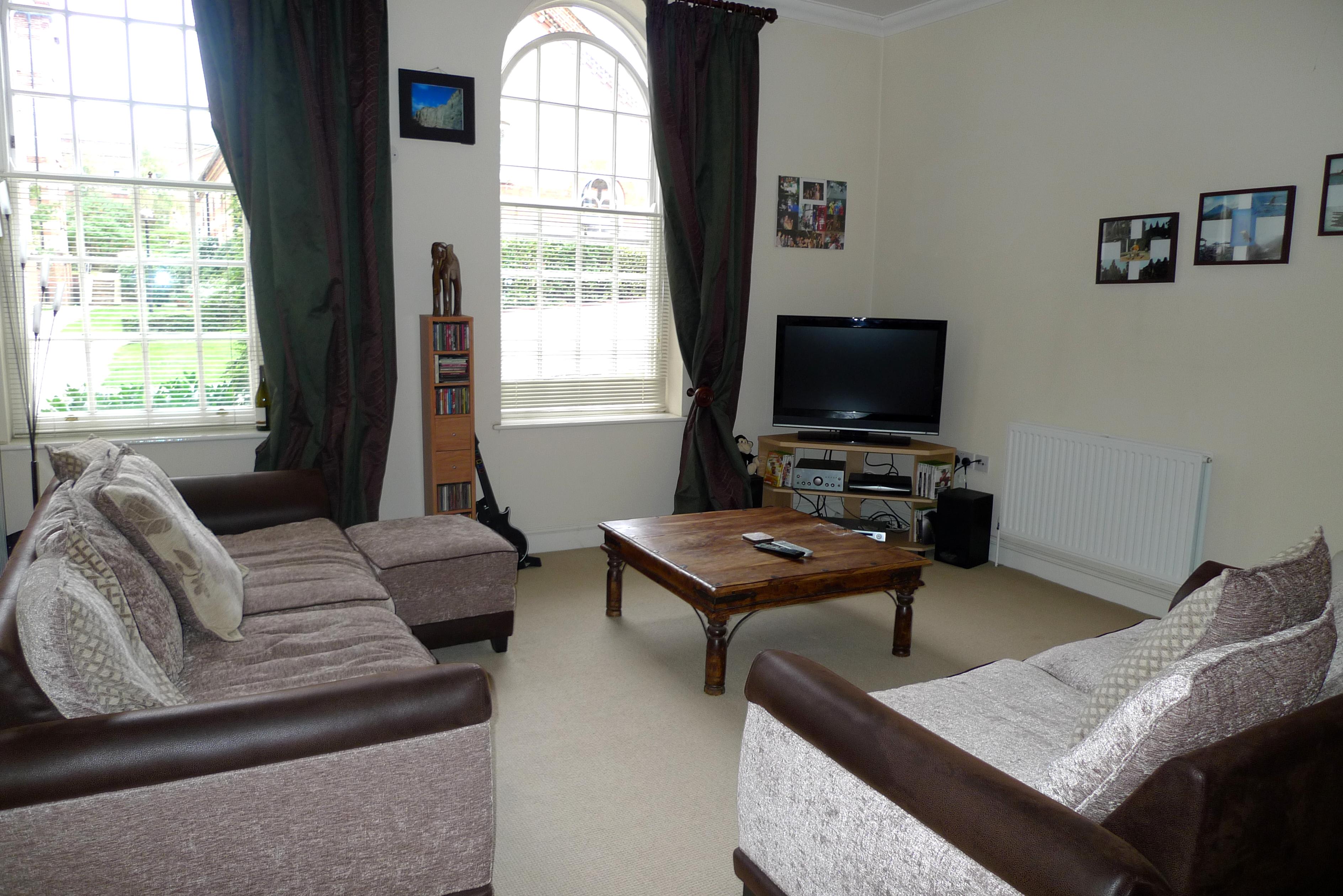 Kendall Court 1 sitting.jpg